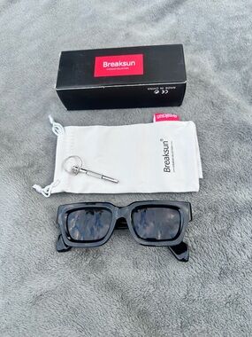 NWT! Breaksun Trendy Thick Frame Rectangle Sunglasses - Black